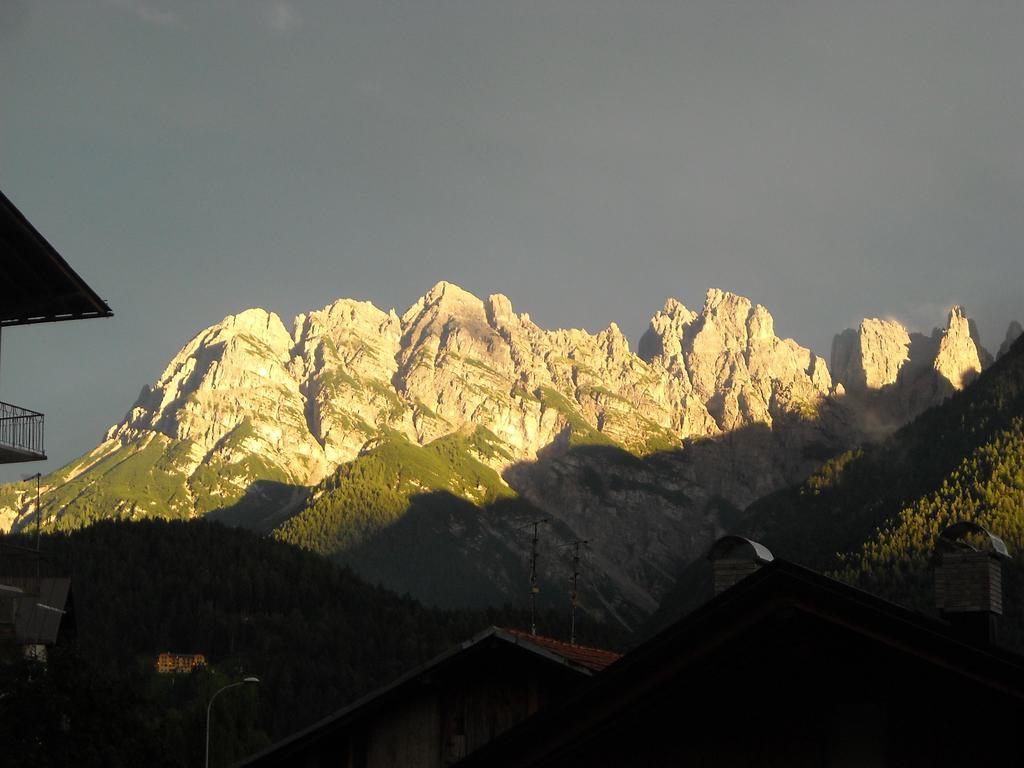 Fabbricato Indipendente Centro Apartment Lozzo Cadore ภายนอก รูปภาพ